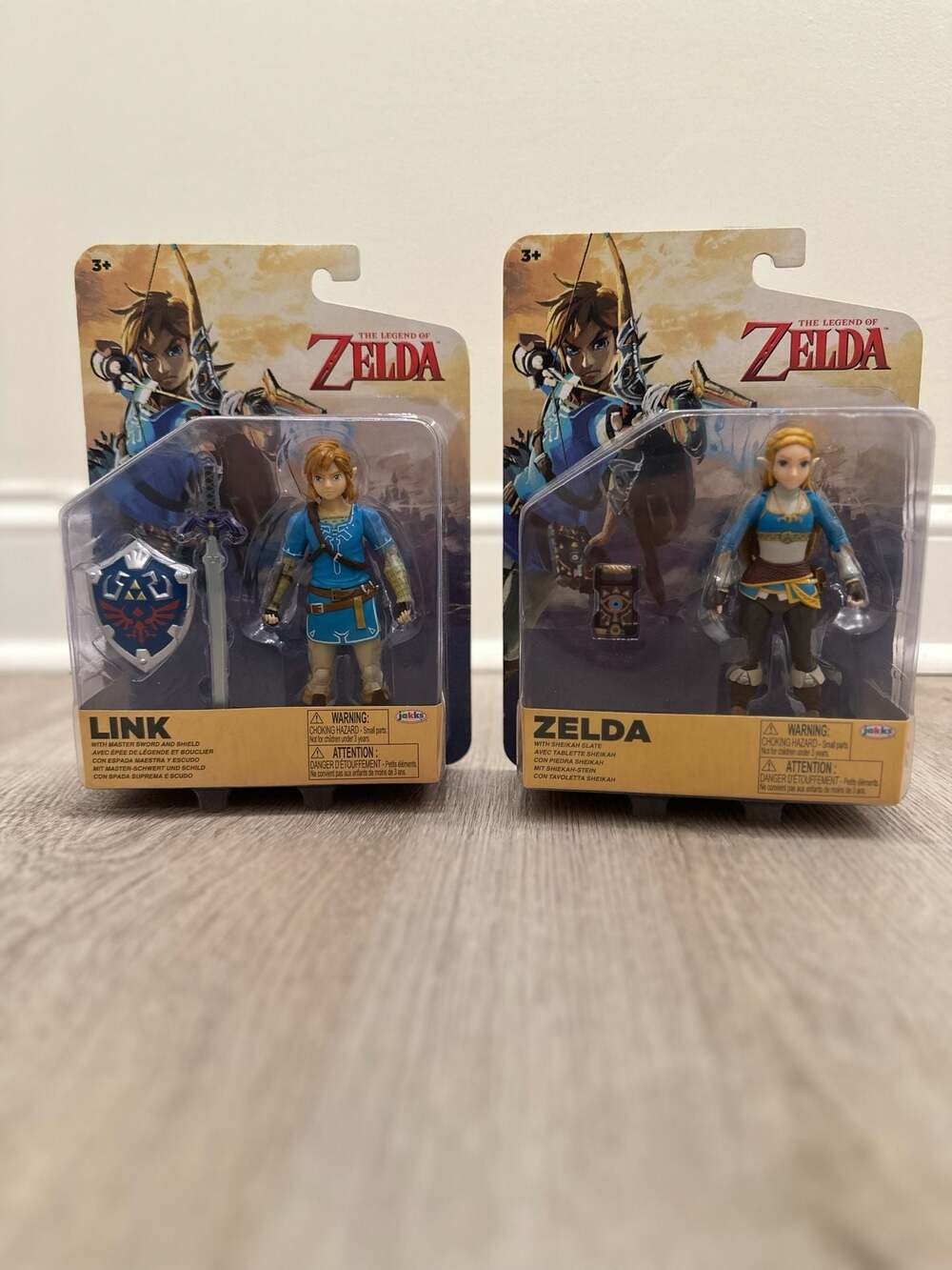 The Legend of Zelda: Breath of the Wild 4" Action Figure Set - Link and Zelda